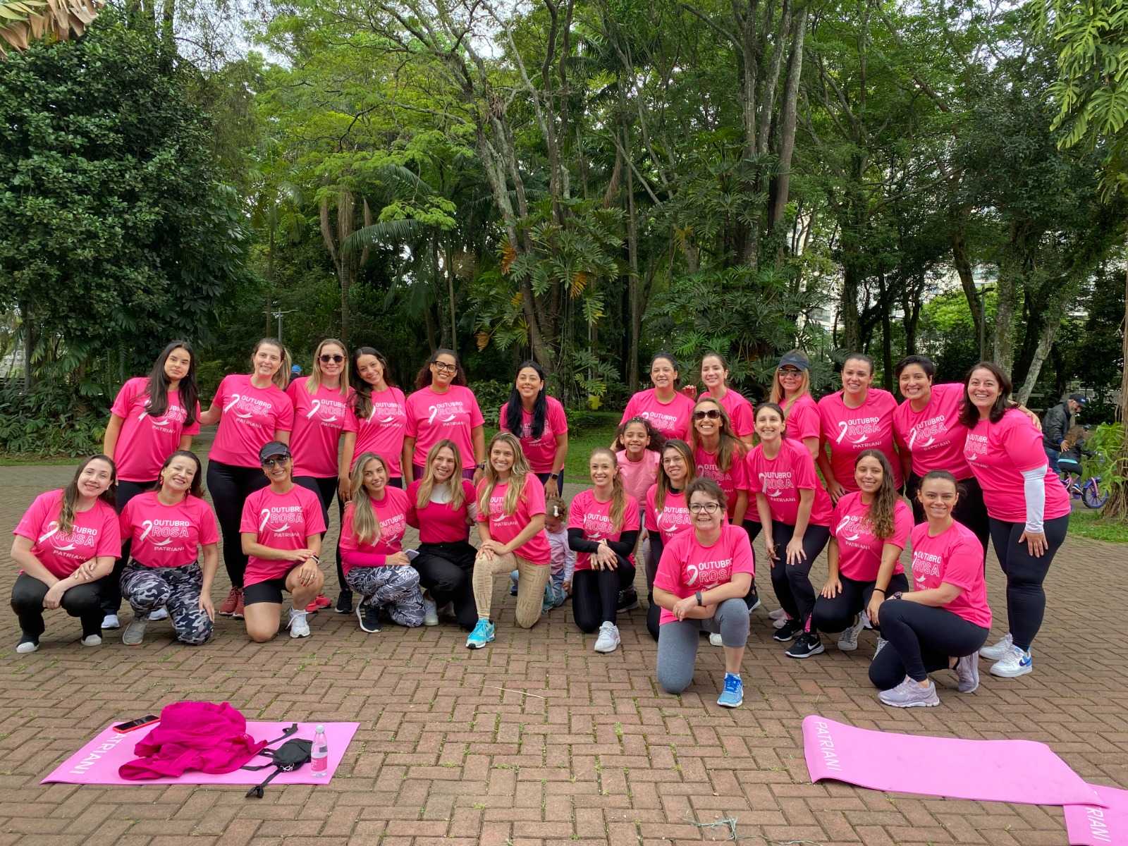 Evento Outubro Rosa PATRIANI reúne colaboradoras para falar de autocuidado e prevenção